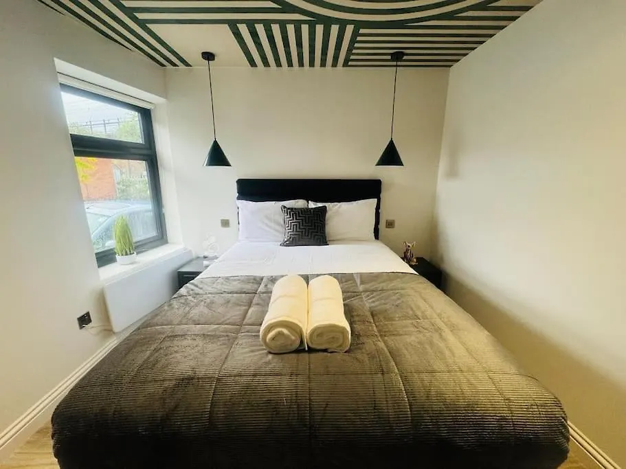 London 99 Apartment, Top Trendy Location United Kingdom