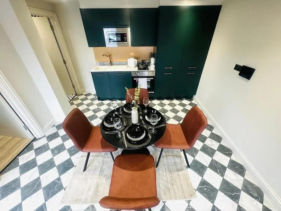London 99 Apartment, Top Trendy Location 0*,
