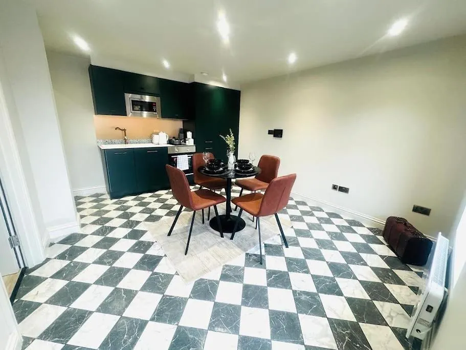 London 99 Apartment, Top Trendy Location Apartament