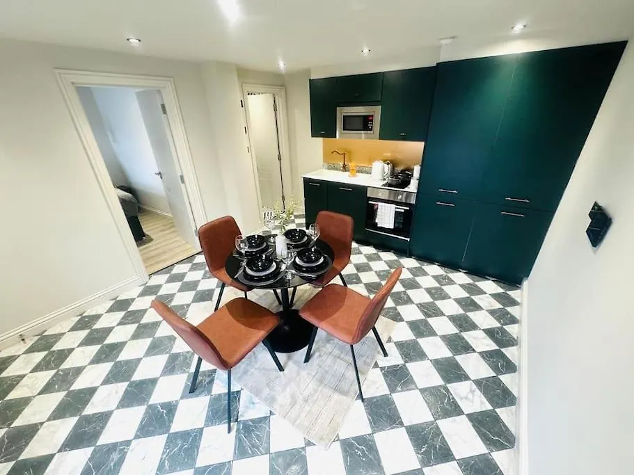 London 99 Apartment, Top Trendy Location 0*,